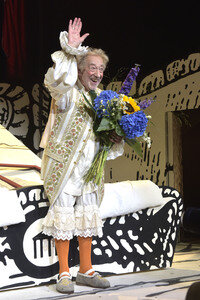 Theaterpremiere 'Der eingebildet Kranke' und 90. Geburtstag von Dieter Hallervorden in Berlin