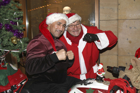 Benefizaktion mit Promi-Charity-Grillen in Berlin