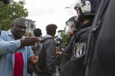 Flüchtlinge protestieren am Kreuzberger Oranienplatz, Berlin