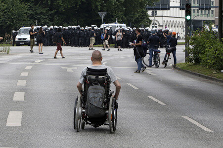 '#BlockG20 – colour the red zone!' Demonstration in Hamburg