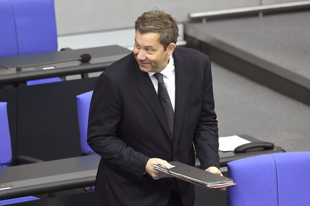 90. Sitzung des Deutschen Bundestages in Berlin
