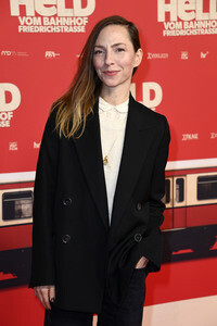 Filmpremiere 'Der Held vom Bahnhof Friedrichstraße' in Berlin