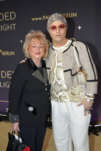 Weltpremiere der 'Blinded by Delight' Grand Show 2025 in Berlin
