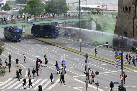 '#BlockG20 – colour the red zone!' Demonstration in Hamburg