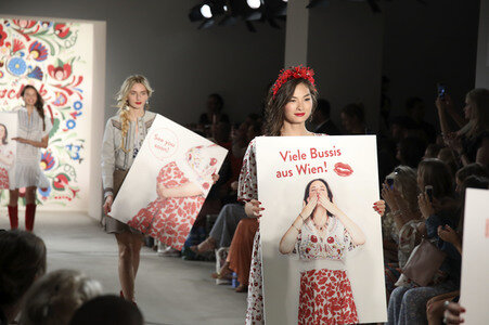 Lena Hoschek Fashion Show auf der Mercedes-Benz Fashion Week Berlin Spring/Summer 2018