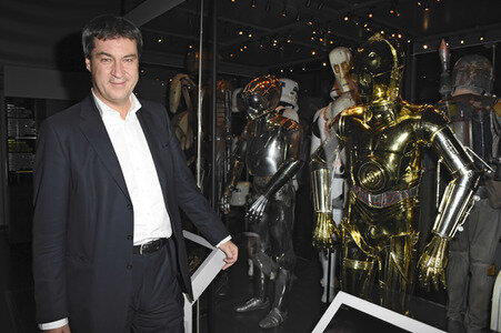 Markus Söder besucht 'Star Wars Identities' in München