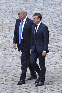 Präsident Macron und Präsident Trump am Les Invalides in Paris