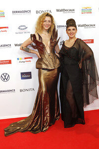 Goldene Bild der Frau 2025 in Hamburg