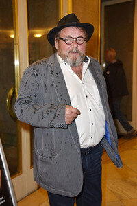 Theaterpremiere 'Willkommen bei den Hartmanns' in Berlin