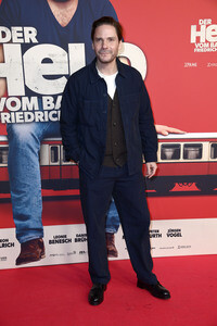 Filmpremiere 'Der Held vom Bahnhof Friedrichstraße' in Berlin