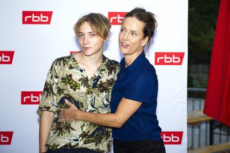 Filmpremiere 'Alles Isy' in Berlin