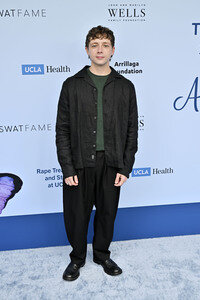 Rape Treatment Center and Stuart House Brunch mit dem Cast von 'The Pitt' in Los Angeles