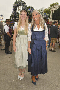 Regines Damenwiesn beim Oktoberfest 2025 in München