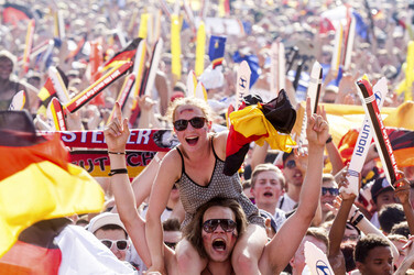 WM-Fanmeile beim Spiel Deutschland gegen Frankreich, Berlin