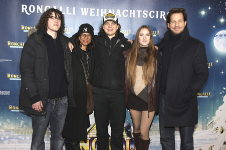 Premiere des 21. Original Roncalli Weihnachtscircus 2025 in Berlin