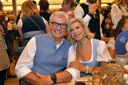 Wiesn Anstich im Schottenhamel Festzelt auf dem Oktoberfest 2025 in München