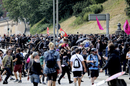 '#BlockG20 – colour the red zone!' Demonstration in Hamburg