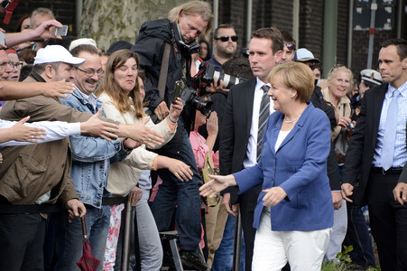 Angela Merkel besucht den Problemstadtteil Marxloh in Duisburg