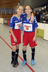 Benefiz-Fußballspiel 'Kicken mit Herz' 2017 in Hamburg