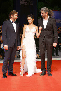 'Loving Pablo' Premiere, 74. Internationale Filmfestspiele von Venedig