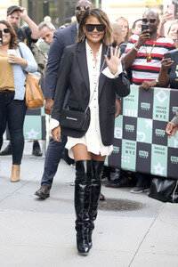 Chrissy Teigen bei 'Build' in New York