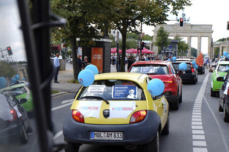Demonstration für die Freilassung von Deniz Yücel in Berlin