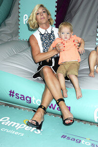 Jane Krakowski startet die 'Pampers Cruisers #SagToSwag Tour' in New York