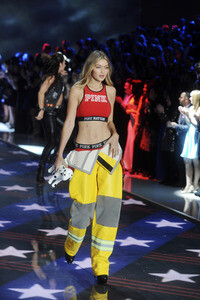 Victoria's Secret Fashion Show 2015