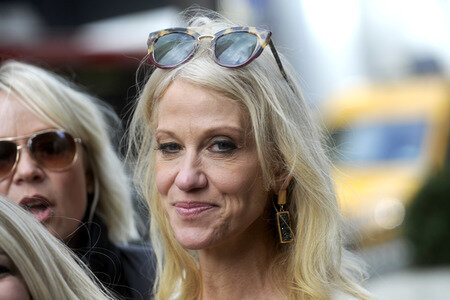 Kellyanne Conway am Trump Tower in New York