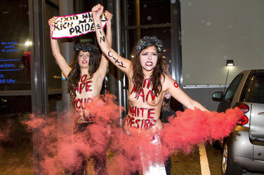 Femen Aktivistinnen stürmen das Bordell 'Artemis', Berlin