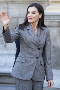 Königin Letizia von besucht die Universität Alcalá in Alcalá de Henares