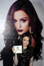 Cher Lloyd sogniert ihre CD 'Sorry I'm Late', New York