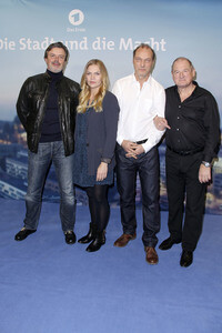 Fototermin zur TV-Serie  'Die Stadt und die Macht' in Hamburg