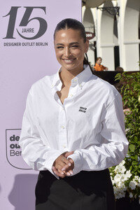 Photocall zum 15-jährigen Jubiläum des Designer Outlet Berlin in Wustermark