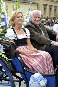 Trachten- und Schützenzug 2015 in München