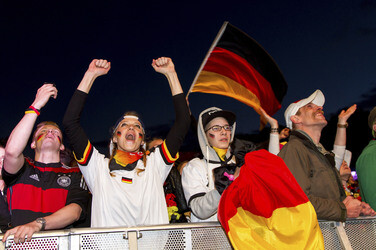 WM-Fanmeile beim Spiel Deutschland gegen Ghana, Berlin