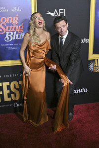 Closing Ceremony und Filmpremiere 'Song Sung Blue', AFI Fest 2025 in Los Angeles