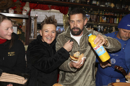 Benefizaktion mit Promi-Charity-Grillen in Berlin