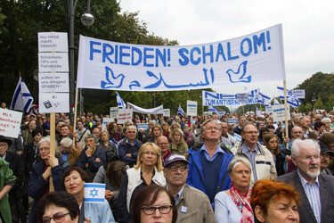 'Deutschland steht auf: Nie wieder Judenhass!' Demonstration, Berlin