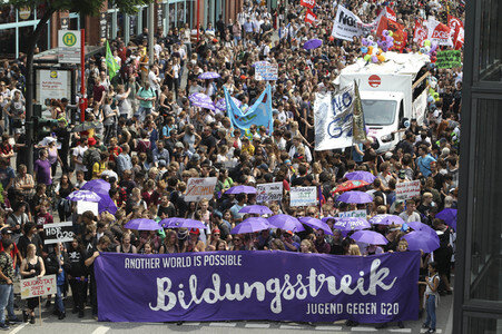 Demonstration 'Bildungsstreik - Jugend gegen G20' in Hamburg