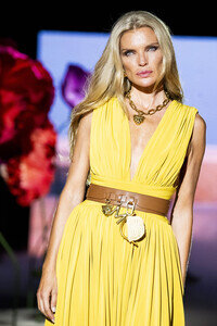 Lola Casademunt by Maite Fashion Show auf der Mercedes-Benz Fashion Week Madrid