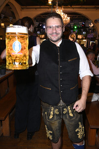 Wiesn Anstich 2026 im Hofbräu Berlin