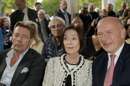 Offizielle Einweihung des Harald-Juhnke-Platzes in Berlin