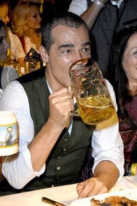 In Käfers Wiesn-Schänke bei der Eröffnung vom Oktoberfest 2018 in München