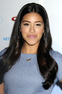 Gina Rodriguez präsentiert ein neues 3D White Produkt in New York