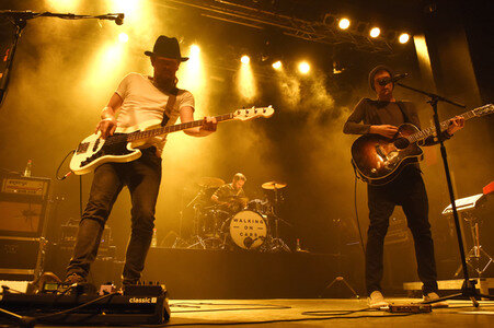 Konzert von Walking on Cars in Hannover