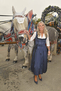 Regines Damenwiesn beim Oktoberfest 2025 in München