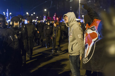 Gegen-Demo zur Neonazi-Demo gegen Flüchtlinge, Berlin