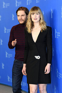 '7 Tage in Entebbe' Photocall, Berlinale 2018