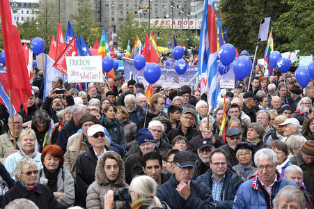 'Die Waffen nieder!' Demo in Berlin